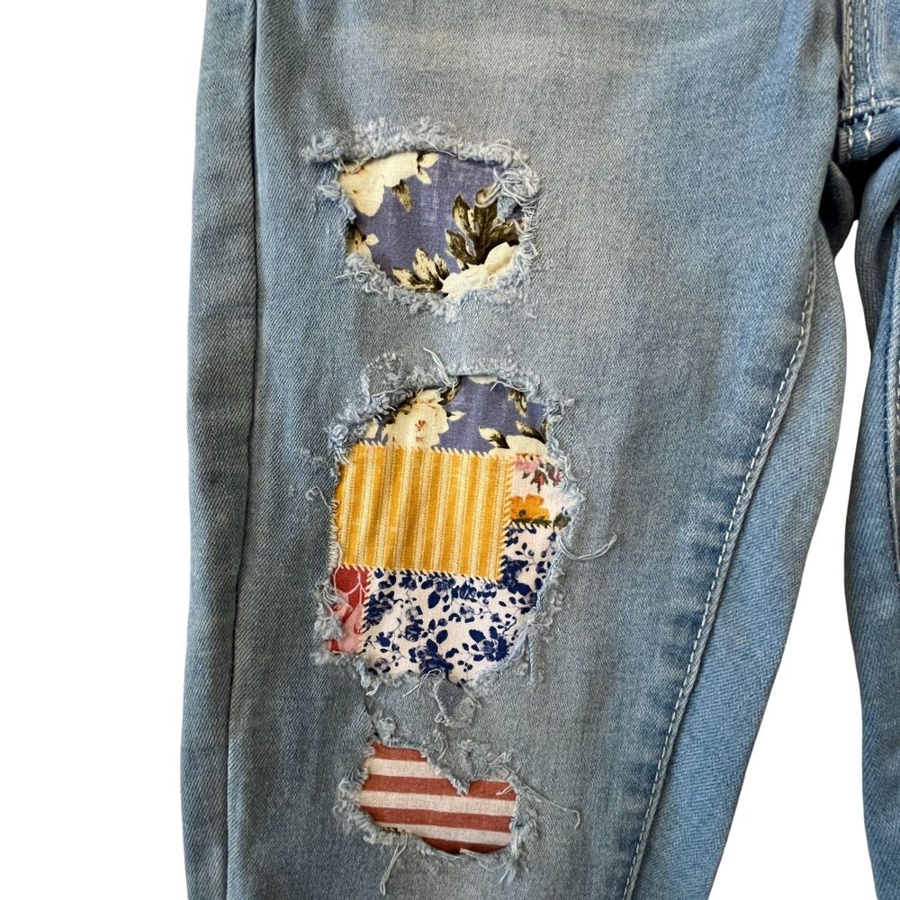 YMI WannabettaButt? Jeans Women 3 Mid Rise Distressed Skinny Boho Patches W23L29 - Picture 9 of 16